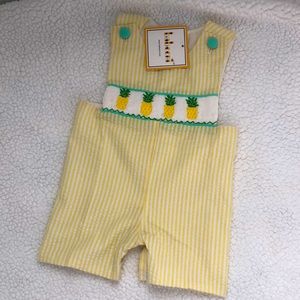 🍍One Pineapple Jon Jon, perfect for summer🍍